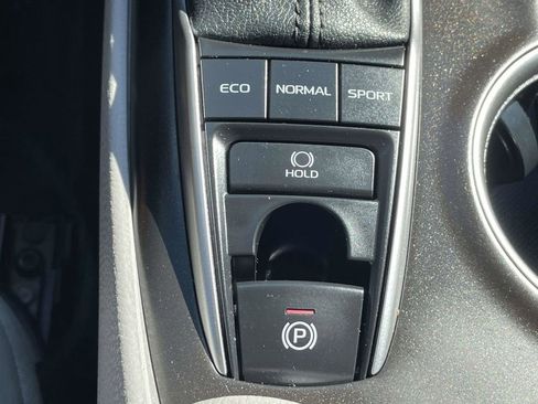 Used 2022 Toyota Camry XLE FWD image 38