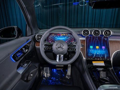 Certified 2025 Mercedes-Benz GLC 300 image 18
