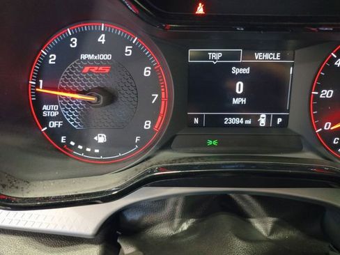 Used 2025 Chevrolet Trax RS FWD image 11