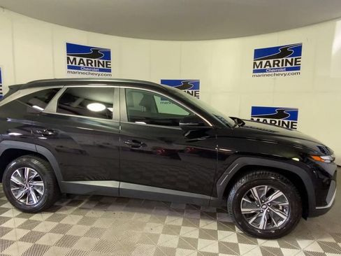 Used 2022 Hyundai Tucson Blue AWD/4WD image 3