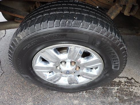 Used 2012 Ford F150 XLT w/ XLT Chrome Pkg AWD/4WD image 11