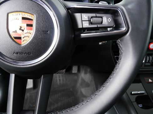 Certified 2025 Porsche Macan AWD image 11