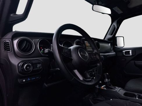 Used 2023 Jeep Wrangler Unlimited w/ Cold Weather Group AWD/4WD image 10