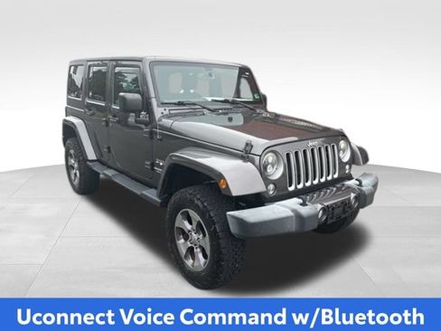 Used 2016 Jeep Wrangler Unlimited Sahara w/ Dual Top Group AWD/4WD image 31