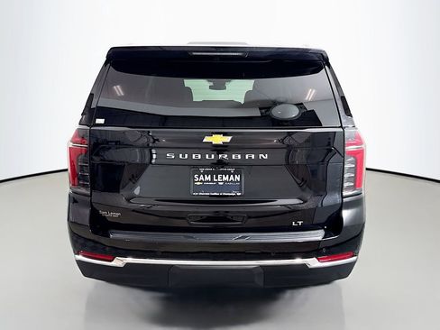 Used 2025 Chevrolet Suburban LT AWD/4WD image 6