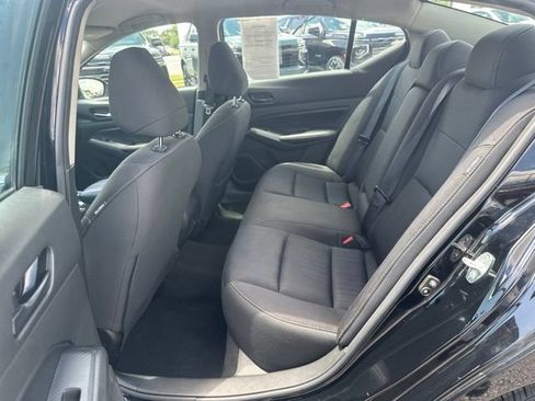 Used 2024 Nissan Altima 2.5 SV FWD image 27