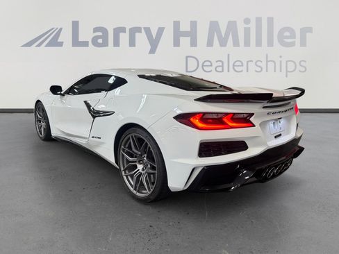 Used 2024 Chevrolet Corvette Z06 image 3