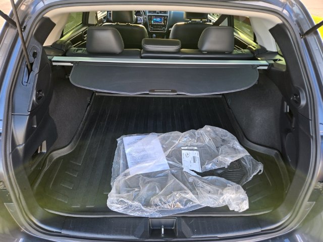 Used 2019 Subaru Outback 3.6R Limited AWD/4WD image 13