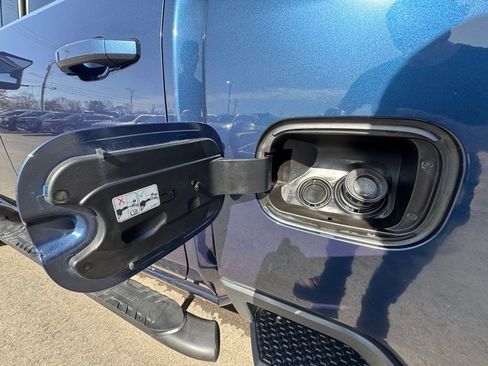 Used 2022 GMC Sierra 2500 SLE w/ X31 Off-Road Package image 32