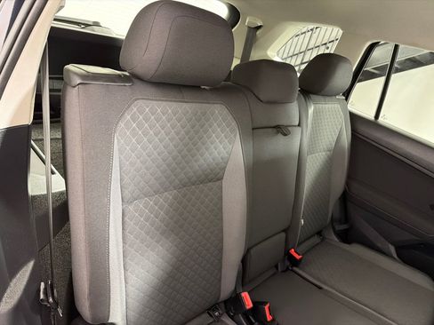 Used 2019 Volkswagen Tiguan S FWD image 21