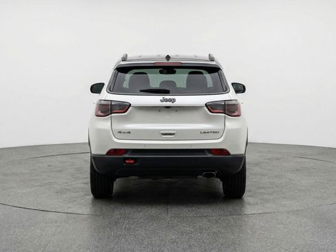 Used 2025 Jeep Compass Trailhawk AWD/4WD image 7