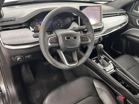 Used 2023 Jeep Compass Latitude AWD/4WD image 15