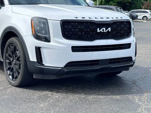 Used 2022 Kia Telluride EX w/ EX Premium Package AWD/4WD image 2