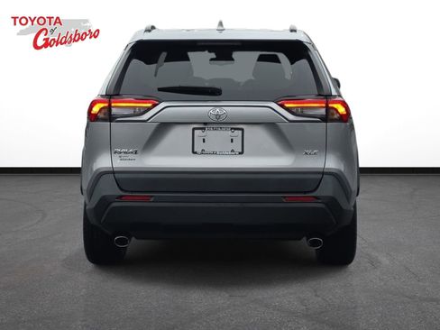 Used 2019 Toyota RAV4 XLE Premium image 6