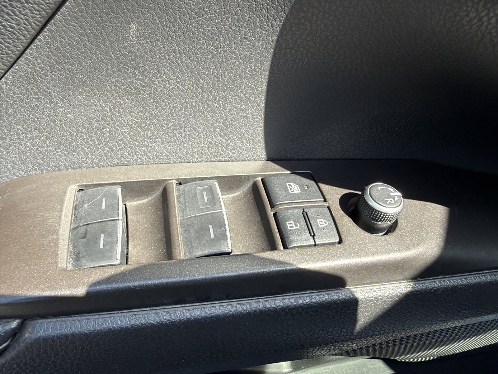 Used 2023 Toyota Camry XLE FWD image 19