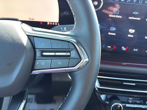 Used 2025 Chevrolet Traverse Z71 w/ Enhanced Driving Package image 32