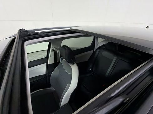 New 2026 Volkswagen Taos SE image 14