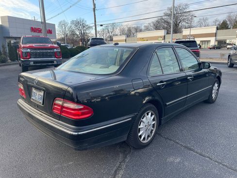 Used 2001 Mercedes-Benz E 320 Sedan image 6