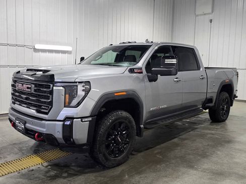 Used 2025 GMC Sierra 3500 AT4 w/ AT4 Premium Plus Package AWD/4WD image 2