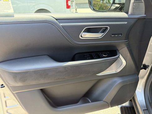 Certified 2025 INFINITI QX80 Sensory AWD/4WD image 16