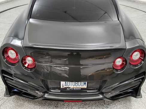 Used 2018 Nissan GT-R Premium AWD/4WD image 26