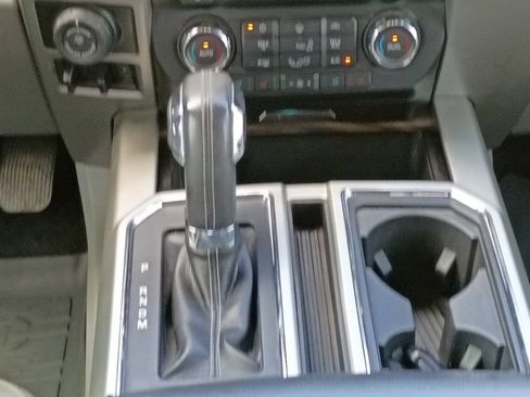 Used 2017 Ford F150 Lariat RWD image 24