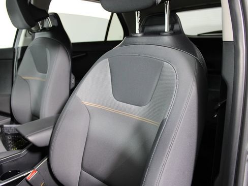 Used 2025 Kia Niro LX FWD image 9