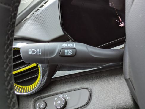 New 2025 Chevrolet Trax ACTIV w/ Driver Confidence Package image 18