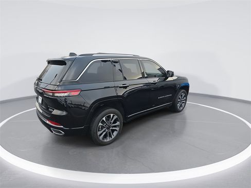 Used 2024 Jeep Grand Cherokee Overland w/ Trailer Tow Package image 8