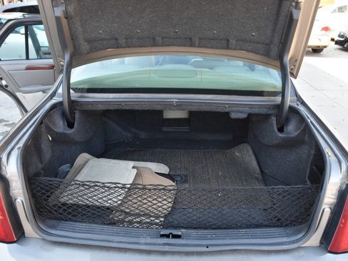 Used 2003 Cadillac De Ville w/ Comfort & Convenience Package image 32