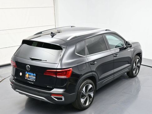 Used 2024 Volkswagen Taos SE image 35