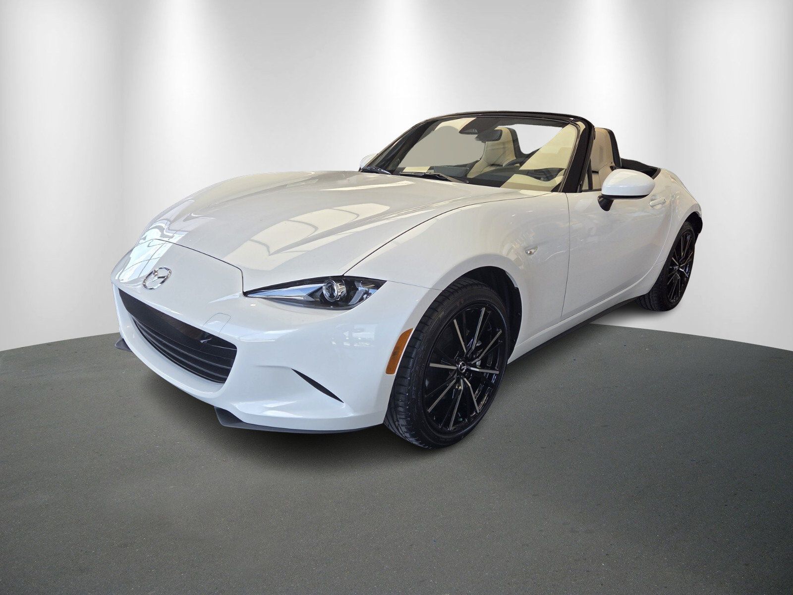 New 2026 MAZDA MX-5 Miata Grand Touring RWD image 2