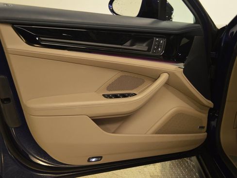 Certified 2025 Porsche Panamera image 17