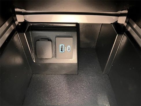 Used 2022 Ford Explorer Platinum w/ Equipment Group 601A image 35