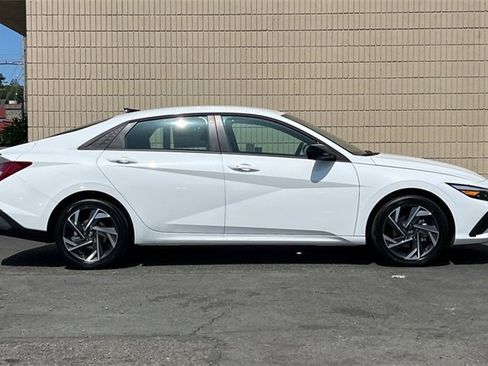 New 2025 Hyundai Elantra SEL w/ Cargo Package image 5