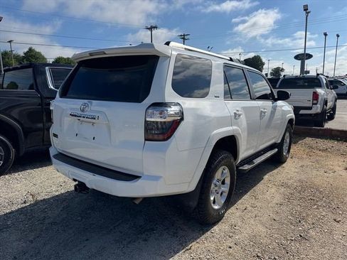 Used 2022 Toyota 4Runner SR5 AWD/4WD image 5