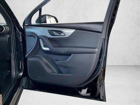 Used 2019 Chevrolet Blazer L FWD image 15