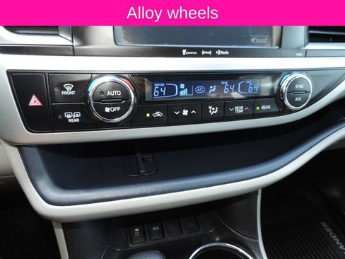 Used 2019 Toyota Highlander Plus FWD image 27