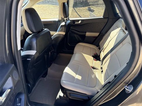 Used 2020 Ford Escape Titanium image 19