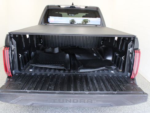 Used 2023 Toyota Tundra Limited AWD/4WD image 9