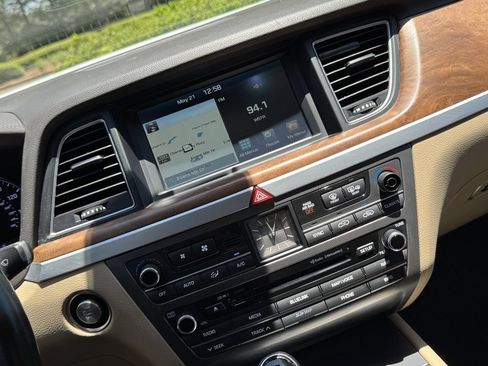 Used 2015 Hyundai Genesis 5.0 image 26