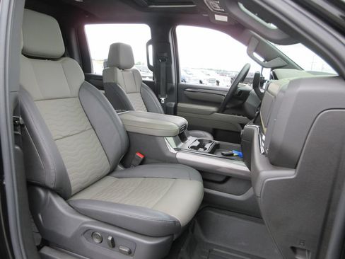 Certified 2026 Chevrolet Silverado 2500 ZR2 w/ LPO, Dark Essentials Package AWD/4WD image 26