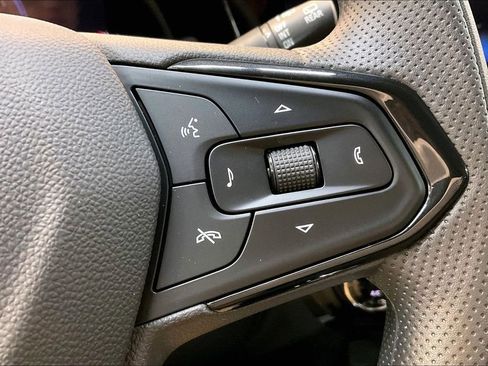 Used 2026 Chevrolet Trax LT FWD image 14