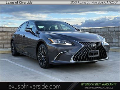 New 2025 Lexus ES 300h w/ Premium Package
