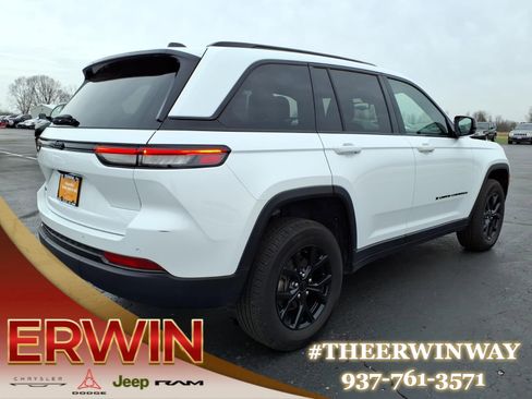 Certified 2024 Jeep Grand Cherokee Altitude image 7