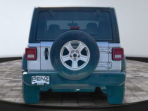 Used 2022 Jeep Wrangler Sport AWD/4WD image 5