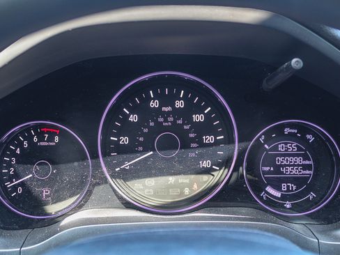 Used 2022 Honda HR-V LX image 25