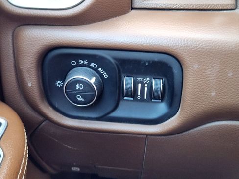 Used 2020 RAM 3500 Laramie image 25