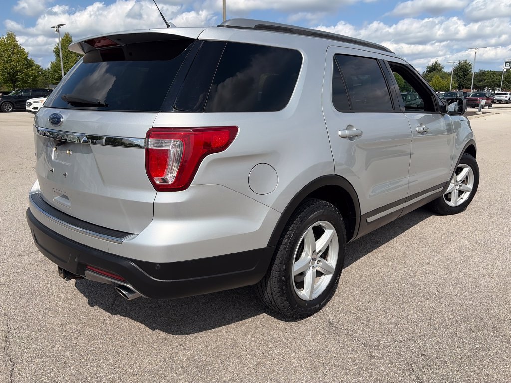 Used 2018 Ford Explorer XLT w/ Equipment Group 202A FWD image 7