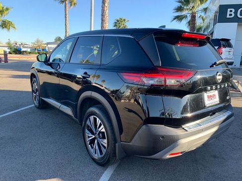 Used 2023 Nissan Rogue SV image 8